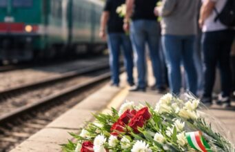 Salerno ricorda le vittime del rogo del treno Piacenza-Salerno Salerno ricorda le vittime del rogo del treno Piacenza-Salerno