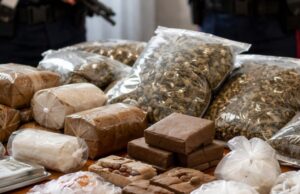 Arrestato uomo con quasi 10 chili di droga tra eroina, marijuana, hashish e cocaina Arrestato uomo con quasi 10 chili di droga tra eroina, marijuana, hashish e cocaina