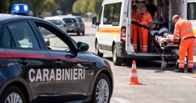 Eboli, due feriti in uno scontro tra auto in via Casarsa