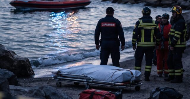 Recuperato un cadavere in mare a Salerno, indagini in corso