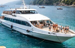 Riparte il metrò del mare per raggiungere Cilento e Costiera Amalfitana Riparte il metrò del mare per raggiungere Cilento e Costiera Amalfitana