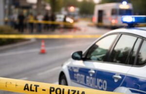 Salerno, auto perde il controllo e si schianta: conducente ricoverato in ospedale Salerno, auto perde il controllo e si schianta: conducente ricoverato in ospedale