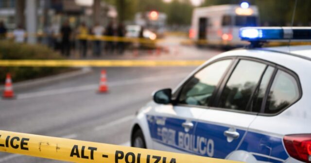 Salerno, auto perde il controllo e si schianta: conducente ricoverato in ospedale