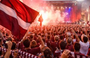 Salerno festeggia il 107esimo compleanno della Salernitana con la ‘Festa dell’Appartenenza’ Salerno festeggia il 107esimo compleanno della Salernitana con la 'Festa dell'Appartenenza'