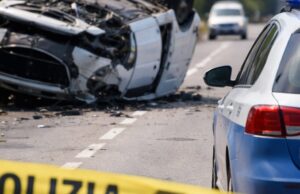 Tragedia stradale a Salerno: un uomo di 30 anni perde la vita in un incidente sull’Aversana Tragedia stradale a Salerno: un uomo di 30 anni perde la vita in un incidente sull'Aversana