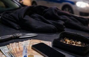 Arrestato un 21enne a Salerno per rapina aggravata in concorso Arrestato un 21enne a Salerno per rapina aggravata in concorso