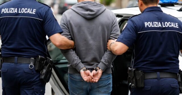Catturato un evaso dalla Polizia Municipale di Salerno Catturato un evaso dalla Polizia Municipale di Salerno