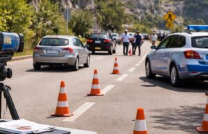 Controlli intensificati della Polizia a Maiori per la sicurezza stradale Controlli intensificati della Polizia a Maiori per la sicurezza stradale
