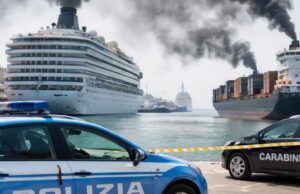 Emissioni di fumi anomali nei porti di Napoli e Salerno, presentati esposti Emissioni di fumi anomali nei porti di Napoli e Salerno, presentati esposti
