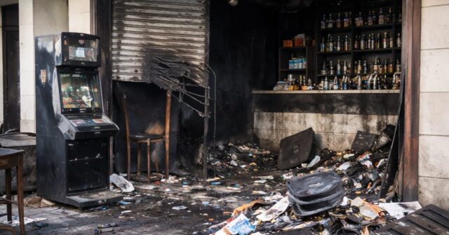 Fermato un 51enne per incendio doloso a Polla Fermato un 51enne per incendio doloso a Polla