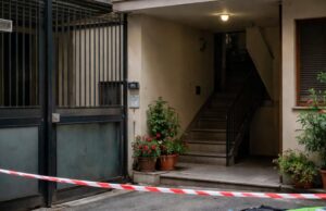 Figlio strangola il padre durante una lite a Pagani Figlio strangola il padre durante una lite a Pagani