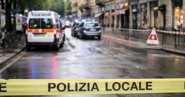 Incidente tra camion sull'A2 provoca chiusura del tratto