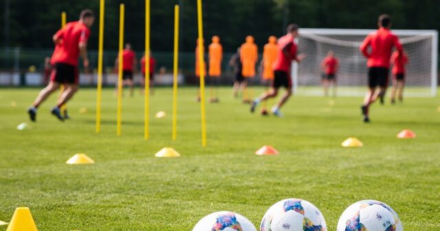 Ritiro a Cascia: i calciatori di mister Cosmi impegnati in allenamenti intensivi Ritiro a Cascia: i calciatori di mister Cosmi impegnati in allenamenti intensivi