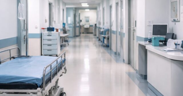 Un ragazzo di 15 anni costretto a girare cinque ospedali per una frattura al braccio Un ragazzo di 15 anni costretto a girare cinque ospedali per una frattura al braccio