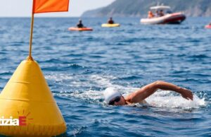 Carmine Montuori completa la sua decima Gran Fondo di Nuoto: 35 chilometri in mare aperto Carmine Montuori completa la sua decima Gran Fondo di Nuoto: 35 chilometri in mare aperto