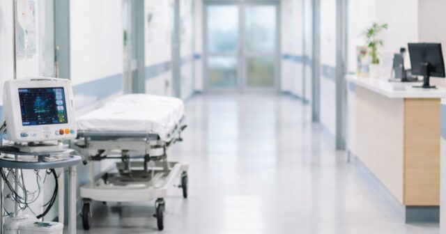 Due incidenti sull'A2 del Mediterraneo provocano feriti, tra cui una bambina Due incidenti sull'A2 del Mediterraneo provocano feriti, tra cui una bambina