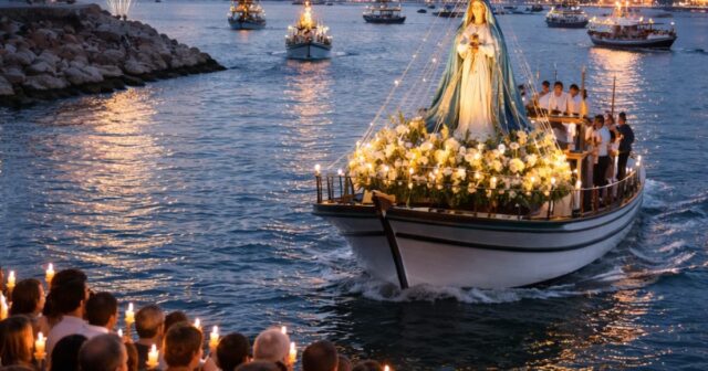 Festa a Salerno per la Madonna che viene dal mare Festa a Salerno per la Madonna che viene dal mare