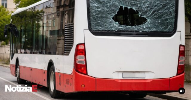 Identificato il responsabile del danneggiamento di un autobus a Giovi grazie alle telecamere Identificato il responsabile del danneggiamento di un autobus a Giovi grazie alle telecamere