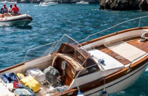 Incidente in mare nella Costiera Amalfitana: affonda un gozzo Incidente in mare nella Costiera Amalfitana: affonda un gozzo