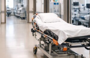Incidente sul lungomare Trieste di Salerno: investita una donna di 60 anni Incidente sul lungomare Trieste di Salerno: investita una donna di 60 anni