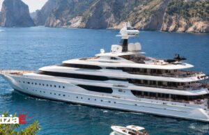 Mark Zuckerberg atterra in Costiera Amalfitana e si dirige verso Capri a bordo di uno yacht Mark Zuckerberg atterra in Costiera Amalfitana e si dirige verso Capri a bordo di uno yacht