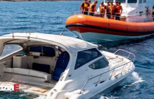 Salvataggio di nove persone a Punta Licosa dopo il rischio di affondamento di una barca Salvataggio di nove persone a Punta Licosa dopo il rischio di affondamento di una barca