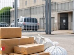 Arrestato un uomo mentre tentava di introdurre pacchi nel carcere di Salerno Arrestato un uomo mentre tentava di introdurre pacchi nel carcere di Salerno