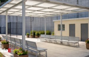 Inaugurata una nuova pensilina per i familiari dei detenuti a Salerno Inaugurata una nuova pensilina per i familiari dei detenuti a Salerno